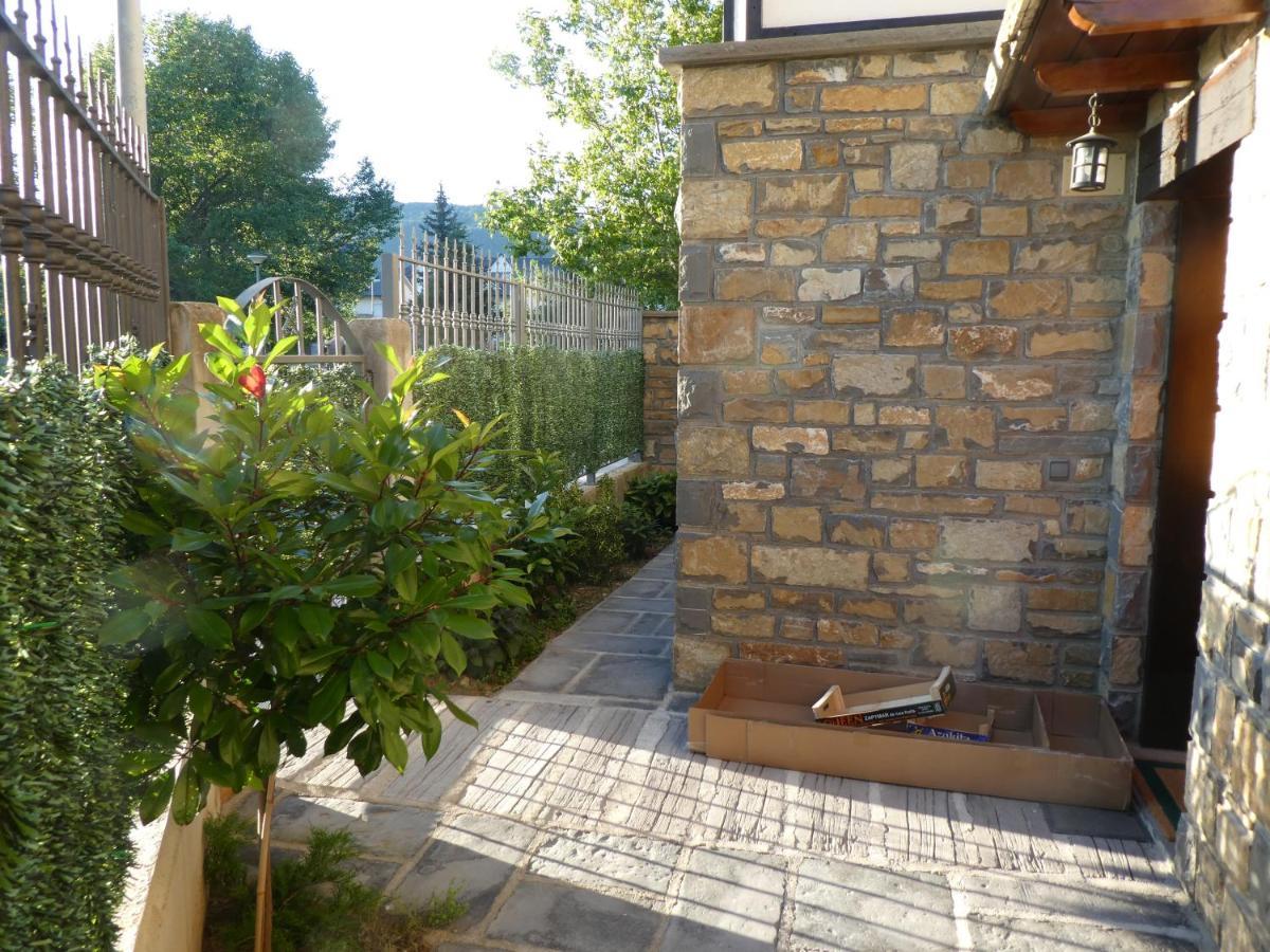 Casa Con Jardin Frente Ciudadela Villa Jaca Kültér fotó
